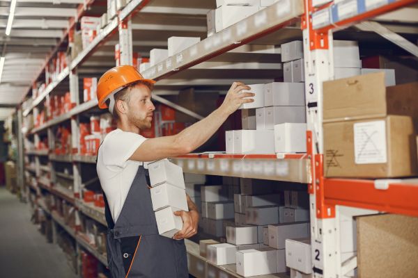 Guide d'achat pour rayonnage léger d'occasion indispensable