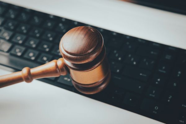 Meilleures pratiques pour sécuriser les actes juridiques en ligne
