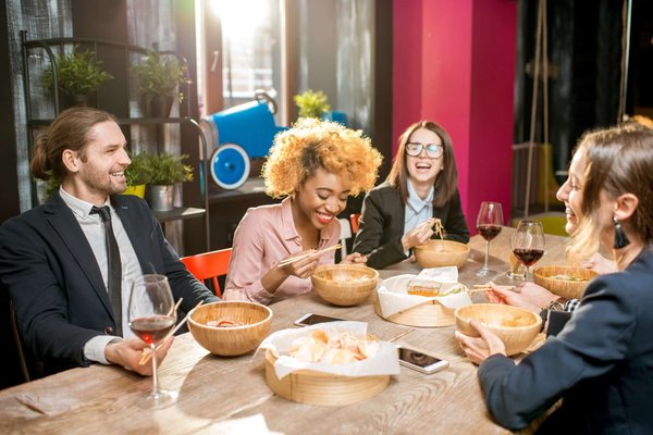 Dans quels lieux insolites amener ses collaborateurs pour manger et boire ?